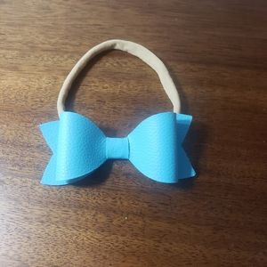 Blue set of bows
